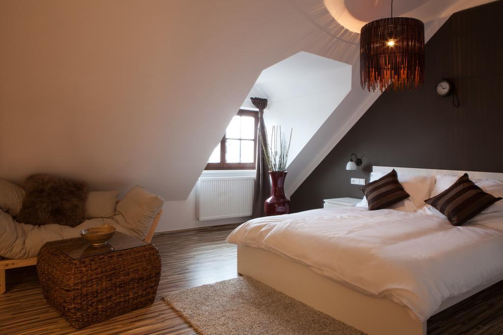 Hotel Koruna Chlumec nad Cidlinou Luaran gambar