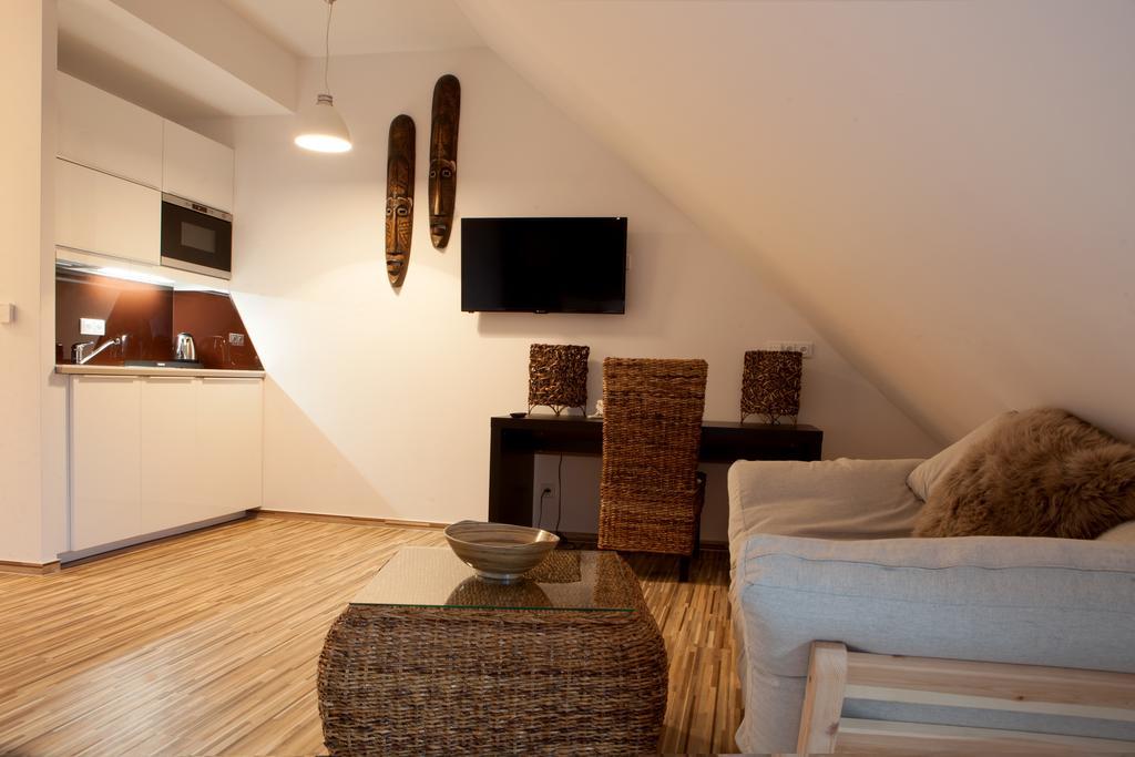 Hotel Koruna Chlumec nad Cidlinou Luaran gambar